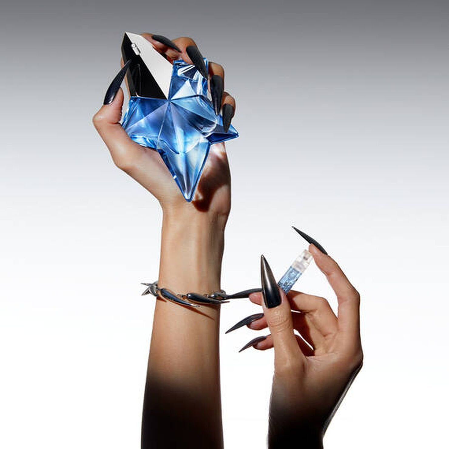 Angel eau de parfum the sensuality of praline & patchouli